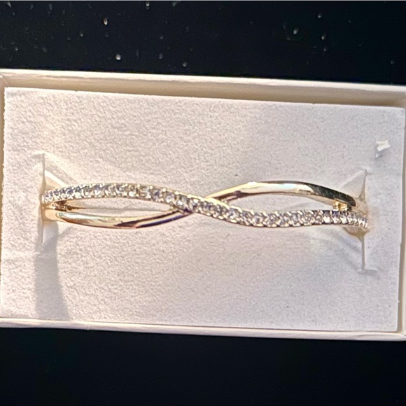 NIB Anne Klein Women's Crisscross Bangle Bracelet in Gold-Tone Size 2.5" - Picture 2 of 5